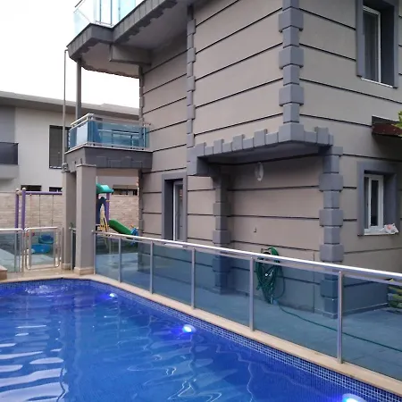 Βίλα Oender Çeşme