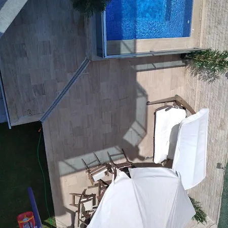 Βίλα Oender Çeşme